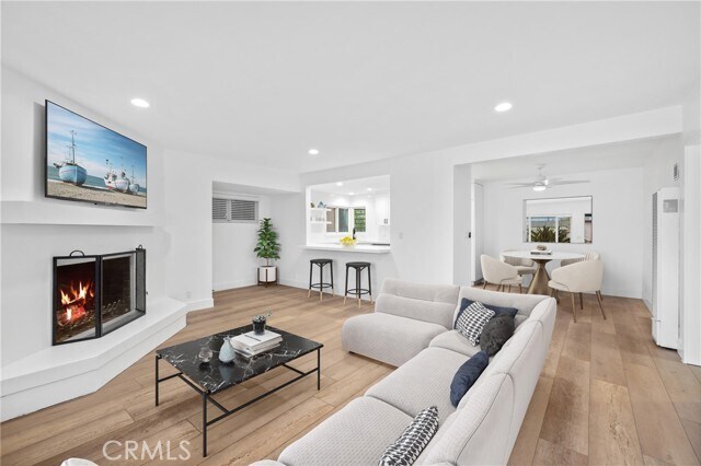 Foto del edificio - 526 Irvine Ave