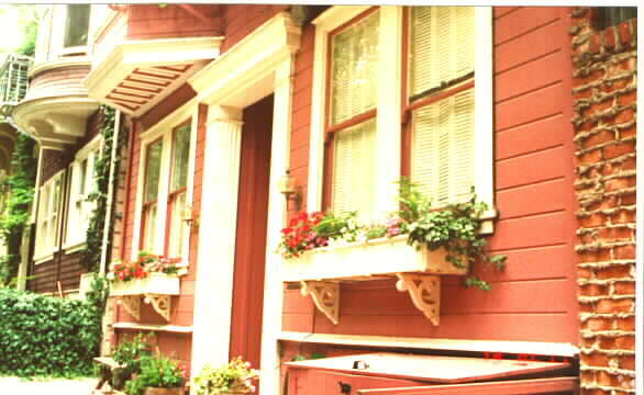 Foto del edificio - 66-68 Macondray Ln