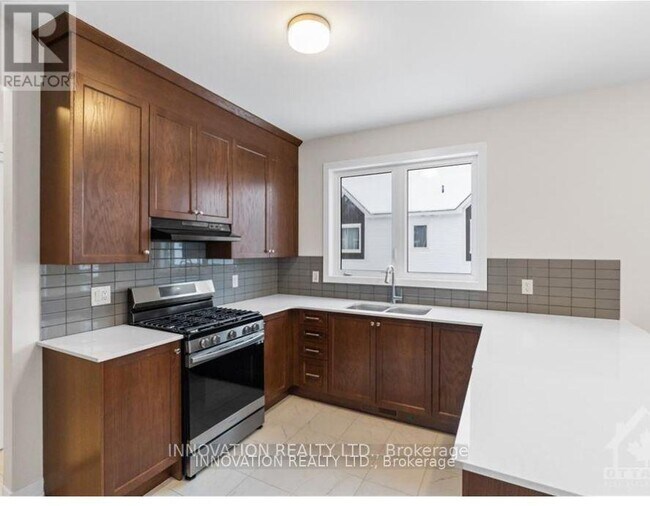 Building Photo - 741 Eminence St