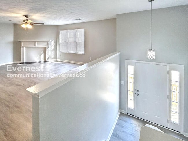 Building Photo - 3251 River Ln SE