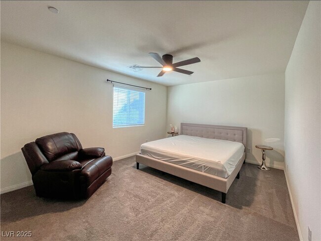 Foto del edificio - 12748 Feathersong