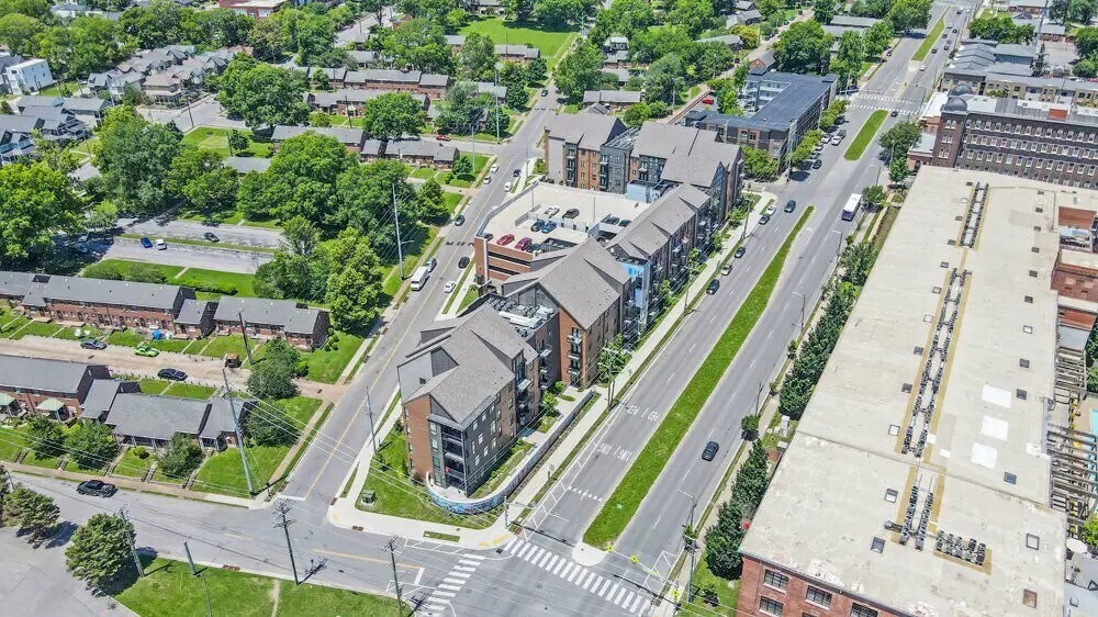 Foto del edificio - 1419 Rosa L Parks Blvd