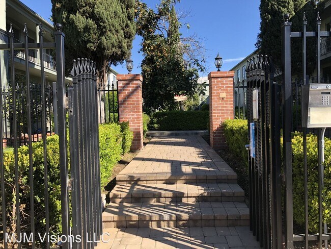 Foto del edificio - 5405 Fernwood Ave