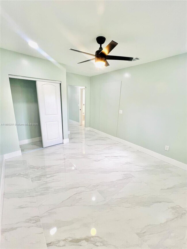 Foto del edificio - 10370 SW 174th Terrace