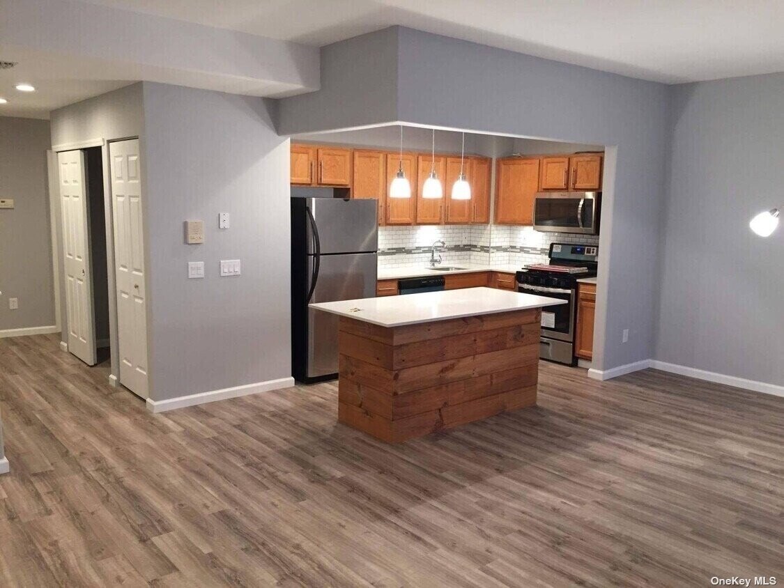 Foto principal - 210 Beach 79th St