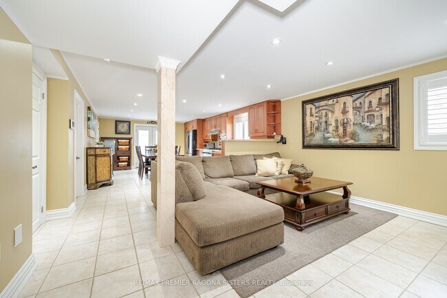 Salon - 27 Calera Cres