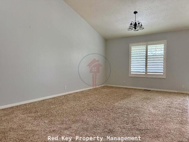Building Photo - 474 E 1370 N
