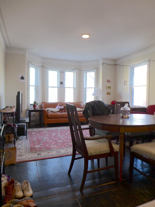 Foto del edificio - 828 Parker St