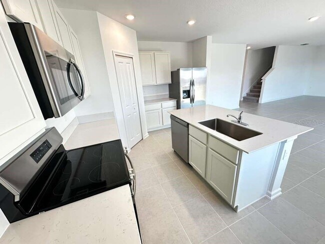 Building Photo - 4734 Katrina Dr