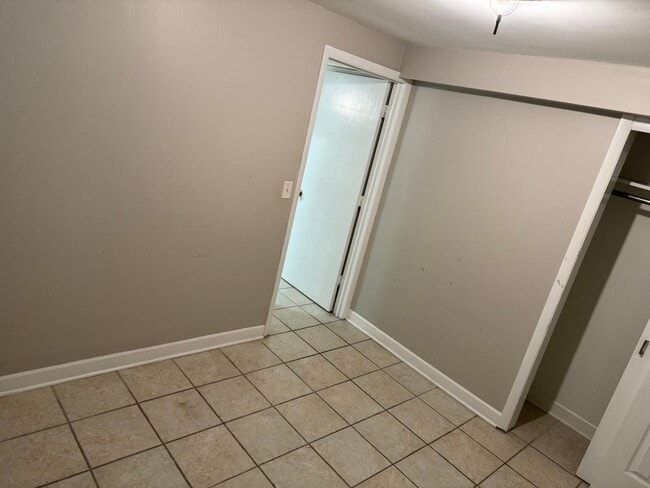 Building Photo - 5539 N Mango Ave