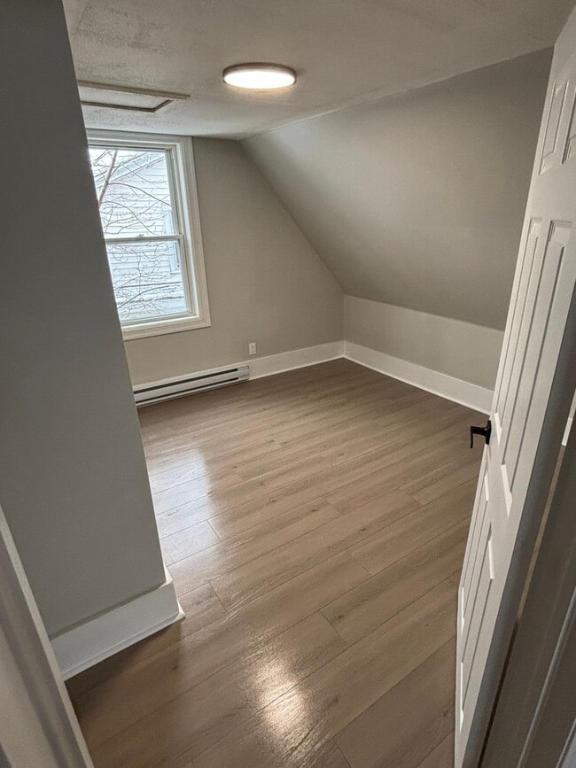 Building Photo - 36 Victoria St