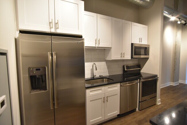 Foto del edificio - 3833 N Broadway