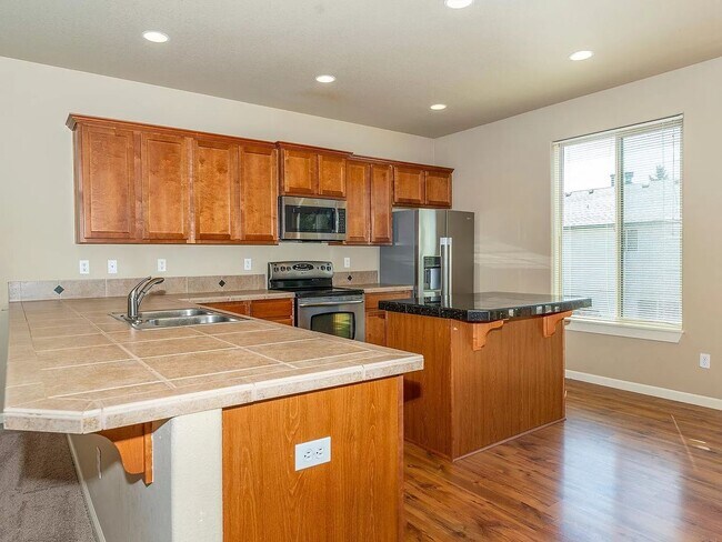 Photo - 20658 SW Sister Ln House