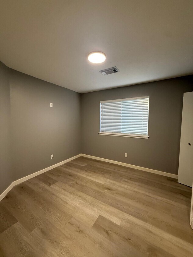 Foto del edificio - 1019 Western Springs Dr