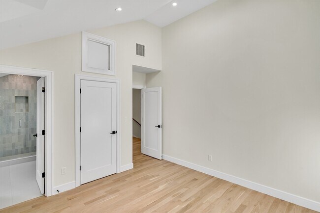 Foto del edificio - 77 Thorndike St