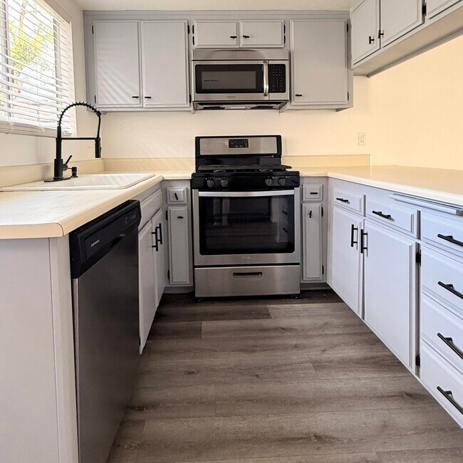 Foto del edificio - 403 Tava Ln