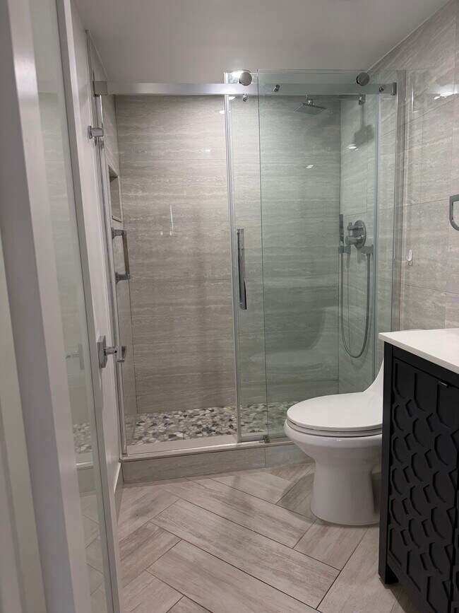 Baño principal - 2500 NE 48th Ln