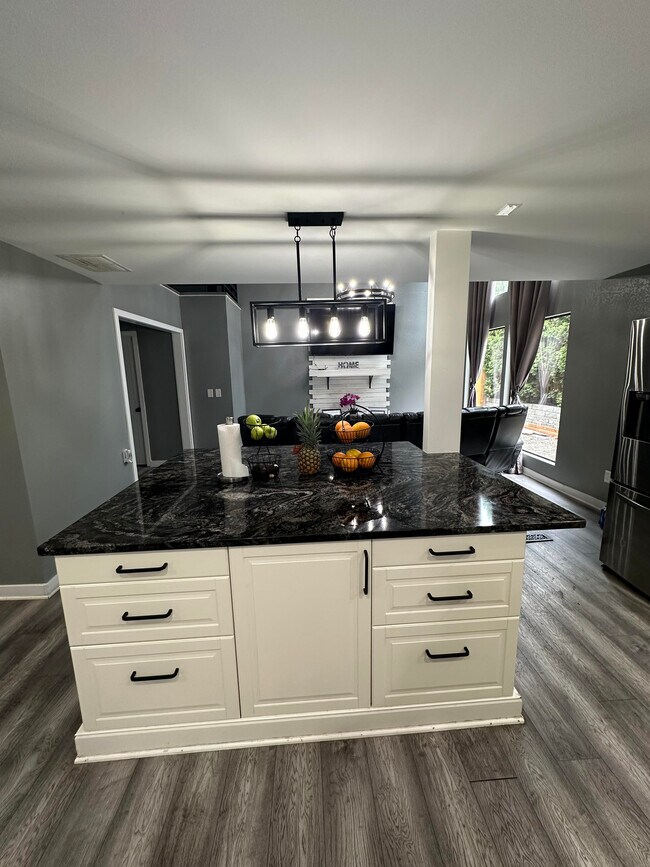 Cocina - 9824 157th St E