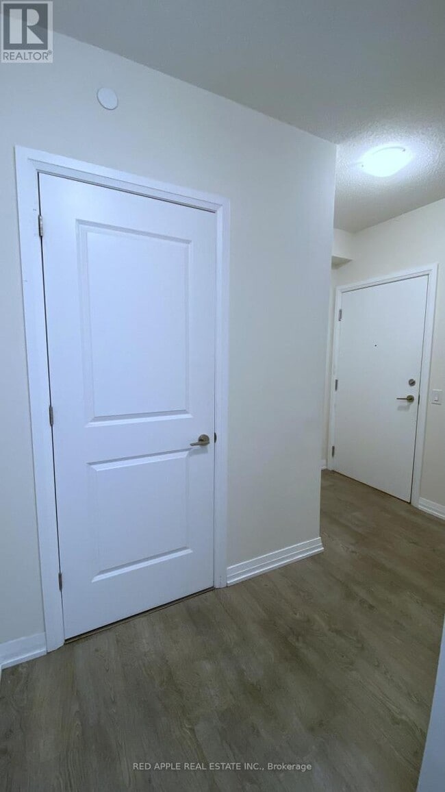 Photo du bâtiment - 50 Thomas Riley Rd