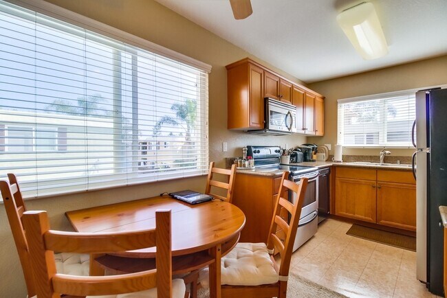 Building Photo - 6750 Beadnell Way