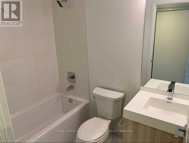 Photo du bâtiment - 251 Jarvis St