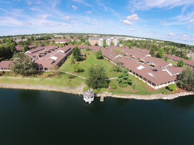 Vista al lago - Forest Meadows Villas / 55 & Older Community