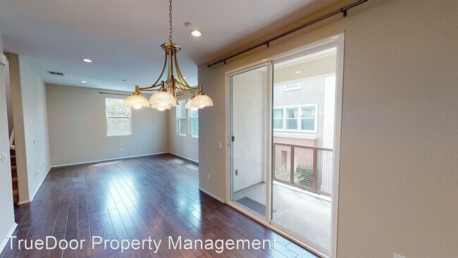 Foto del edificio - 2 br, 2.5 bath House - 12836 Palm St Unit 7