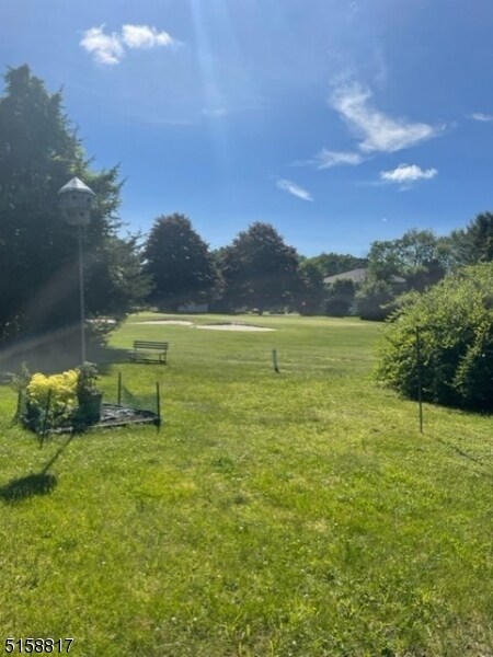 Foto del edificio - 429 Lake Shore N