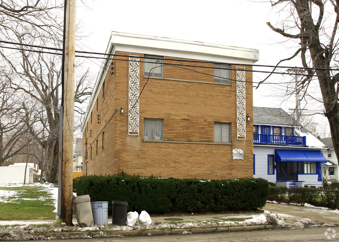 Beach Manor Apartments Apartments in Cleveland, OH
