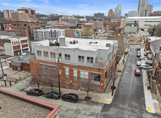 Building Photo - 1536 Colwell St