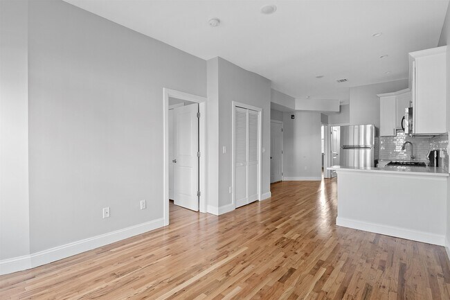 Foto del edificio - 757 West Side Ave