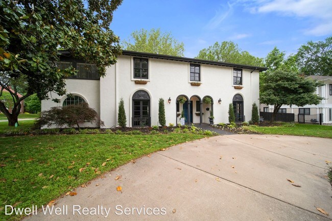 Building Photo - 4 br, 3.5 bath House - 1132 E 21st St
