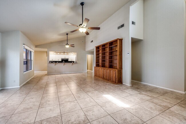 Foto del edificio - HUNTER'S CREEK SINGLE-STORY HOME