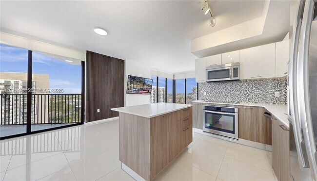 Foto del edificio - 5300 Paseo Blvd