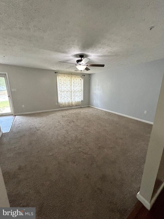 Building Photo - 101 Hibiscus Ct