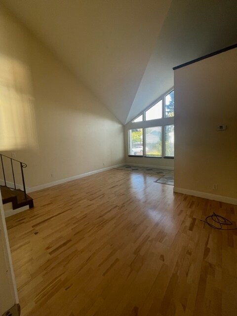 Building Photo - 832 loadstone court