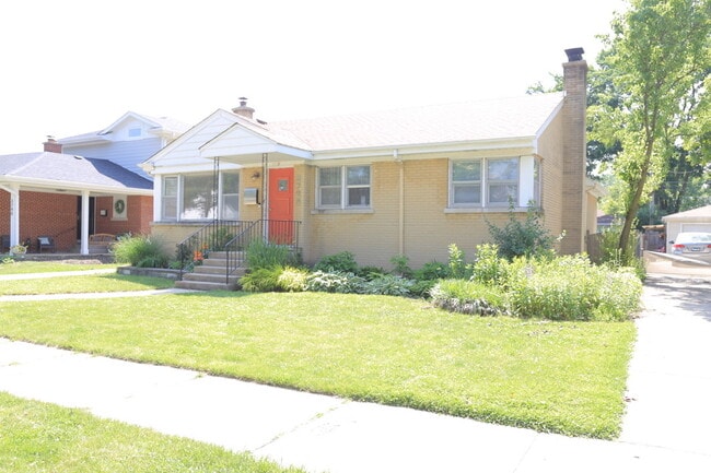Building Photo - 3734 Morton Ave