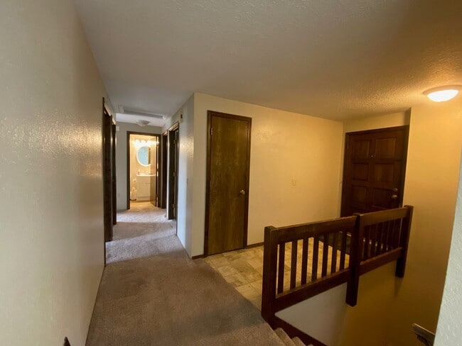 Building Photo - Great 3 Bedroom 2 Bath House!