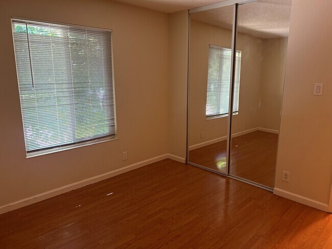 Building Photo - 2216 Spanos St