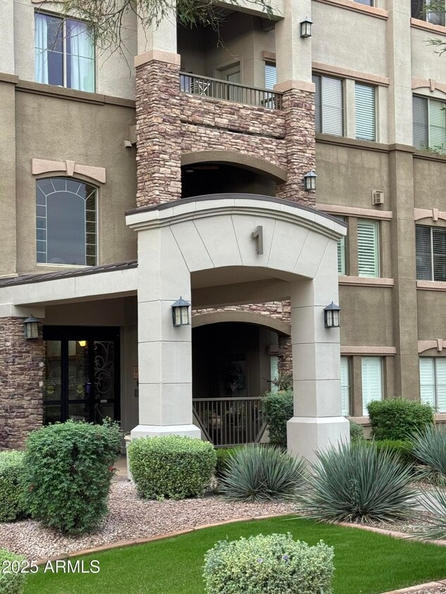 Building Photo - 5450 E Deer Valley Dr