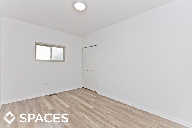 Foto del edificio - 2700 N Western Ave