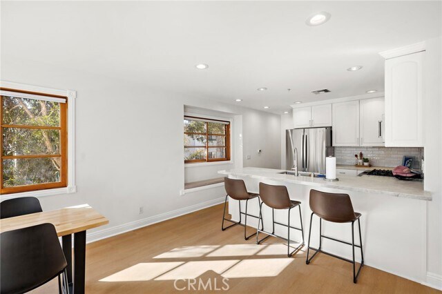 Foto del edificio - 416 Avenida Santa Barbara