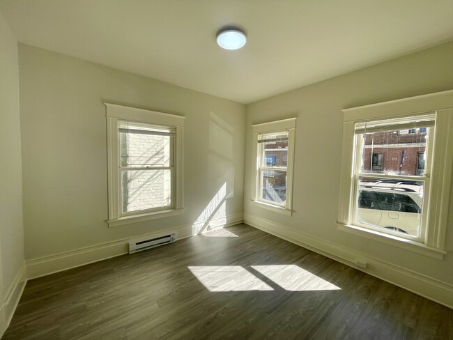 Building Photo - Ground floor Nob Hill 3BR + Office | Avail...