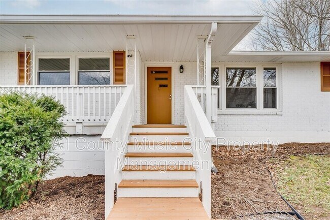 Building Photo - 209 Rhine Dr