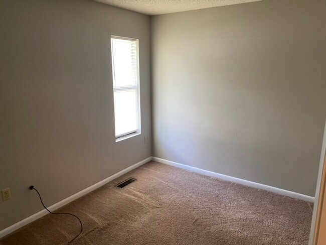 Foto del edificio - 2 Bedroom/1.5Bath Townhome on Bemiss