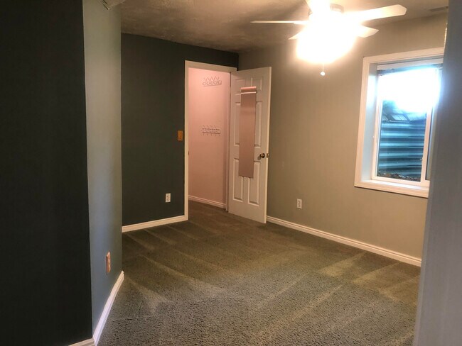 bedroom - 1255 E 110 N