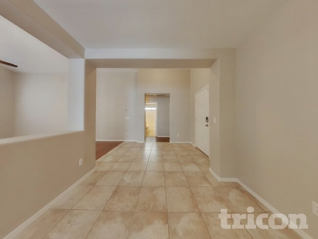 Building Photo - 12513 W Aster Dr