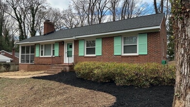 Building Photo - 8834 Old Holly Rd