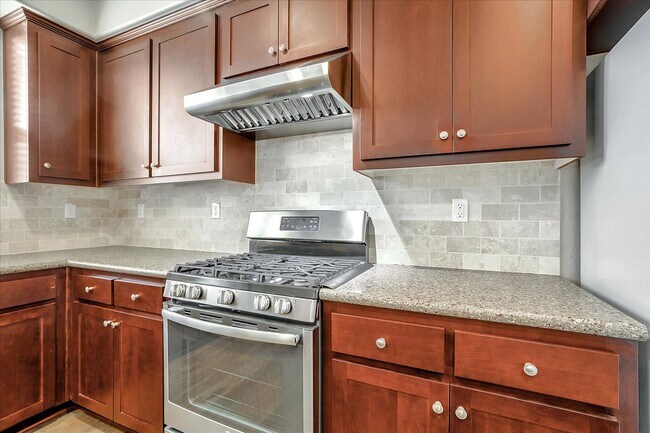 Foto del edificio - Luxury 4 Bedroom Townhouse