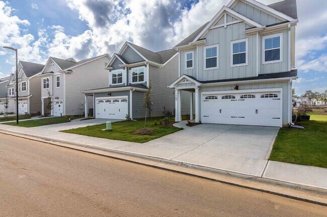 Building Photo - Maret Cove